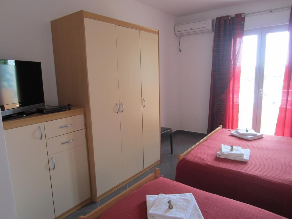 Apartments Saldun Trogir Exterior photo