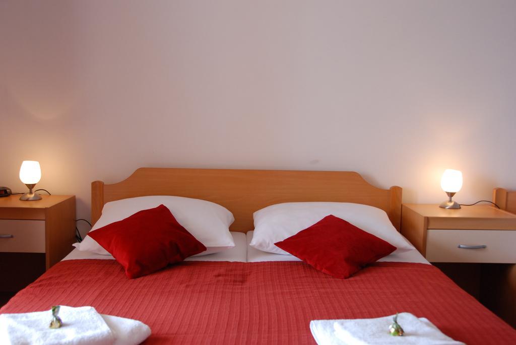Apartments Saldun Trogir Exterior photo